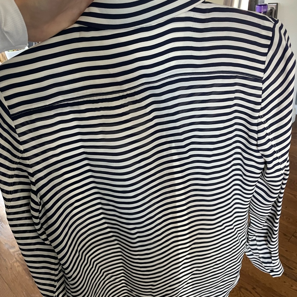 Theory Size M Button Up - image 3